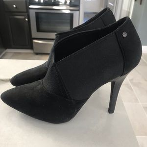 Vera Wang black bootie dress shoes 7.5